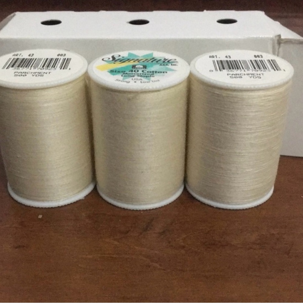 Signature Cotton 40, Parchment, 500 Yard